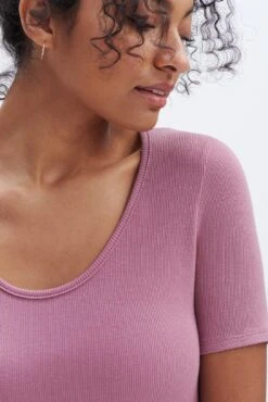 Itana Dream Rib Tee - Lilac -Mode Weft Sales Store 0018 Short Sleeve Itana Lilac 4451 web 090d6f8d ca0f 42bd b917 dedd6191af0d