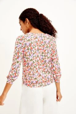 Issa Silken Modal Tee - Seaside Floral -Mode Weft Sales Store 0111 Issa Silken Modal Seaside Floral 1977 web 6dcedd21 5baa 4f09 bf96 014cab5f46dd