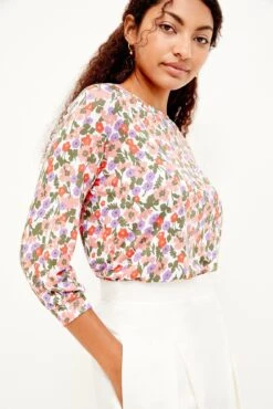 Issa Silken Modal Tee - Seaside Floral -Mode Weft Sales Store 0111 Issa Silken Modal Seaside Floral 2087 web 7b894aab 2a1c 4f8b af6e 8e9aa32a2f87