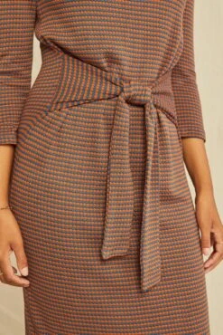Colombe Scallop Knit Dress - Azure Umber Stripe -Mode Weft Sales Store 0120 34 Sleeve Colombe Scallop Umber Azure 3095 web 6a8aa754 1f52 4c40 a979 969cc9e4a0bd