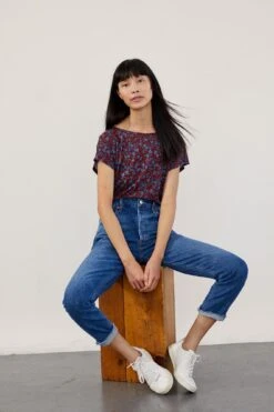 Laurie Silken Modal Tee -Mode Weft Sales Store 0204 Laurie North Shore Floral 02462