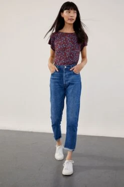 Laurie Silken Modal Tee -Mode Weft Sales Store 0204 Laurie North Shore Floral 02480