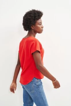 Chessa Scallop Knit Tee - Carmine -Mode Weft Sales Store 0392 Chessa Carmine 2445 web b28d2e91 eade 41a3 b7f0 3f4a27e77a9a