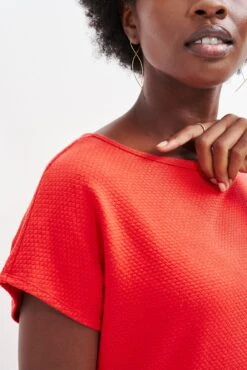 Chessa Scallop Knit Tee - Carmine -Mode Weft Sales Store 0392 Chessa Carmine 2456 web 5f44468b e08d 4146 8365 82a9d0a389f2