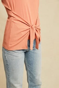 Celeste Knit Tank - Hibiscus -Mode Weft Sales Store 0456 Celeste Hibiscus 1472 web de07e7d8 0cb2 496c a9f1 8c5b5fd7aabb