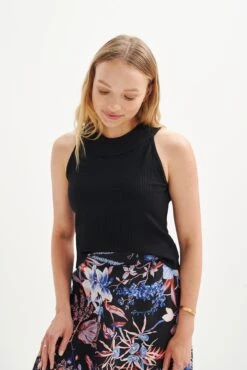 Leomie Paris Rib Tank - ReAmour -Mode Weft Sales Store 0474 Leomie Black 0880 web 9e7b873d 8e15 4135 a2bc b12763a6dac3