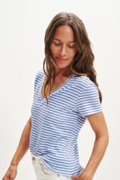 Joline Reverie Slub Tee - Soleil Stripe Sky -Mode Weft Sales Store 1334 Joline Soliel Stripe Sky Ivory 2040 web 72321aa8 73cc 4cdb 8a63 12c69a5a0364